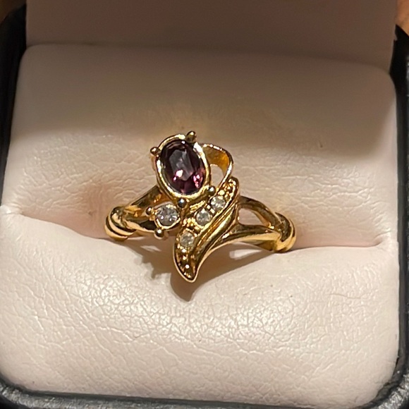 Avon Jewelry Vintage Avon Ring Purple Gem And Simulated Diamonds Gold Tone Avon Size 7